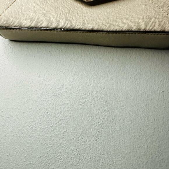 KATE SPADE Tan Cream Envelope Crossbody Style Purse Snap Closure Purse - Picture 7 of 8